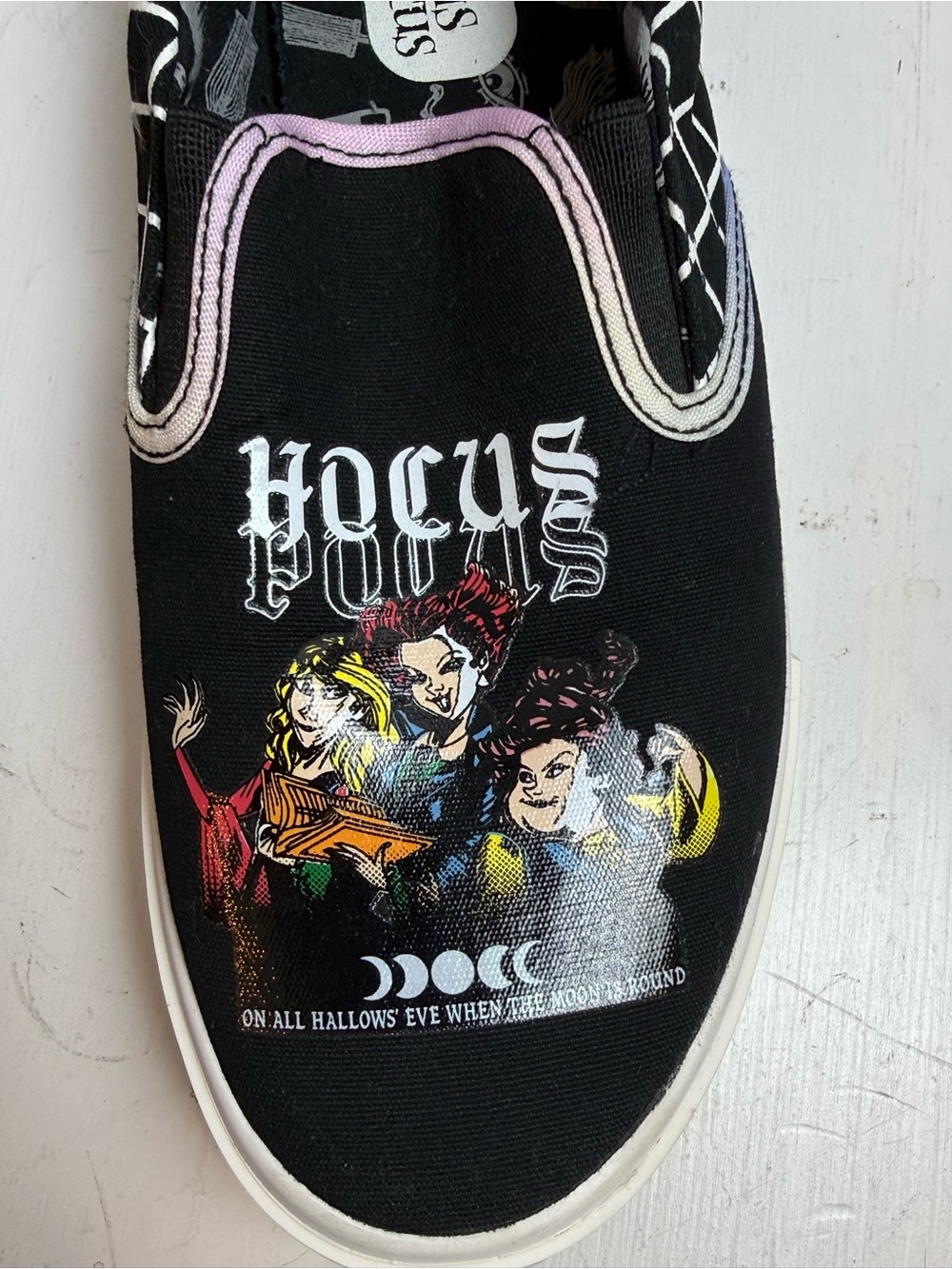 Disney Hocus Pocus Sanderson Sisters Slip On Canvas Sneakers Shoes Womens 8.5 - Picture 8 of 10